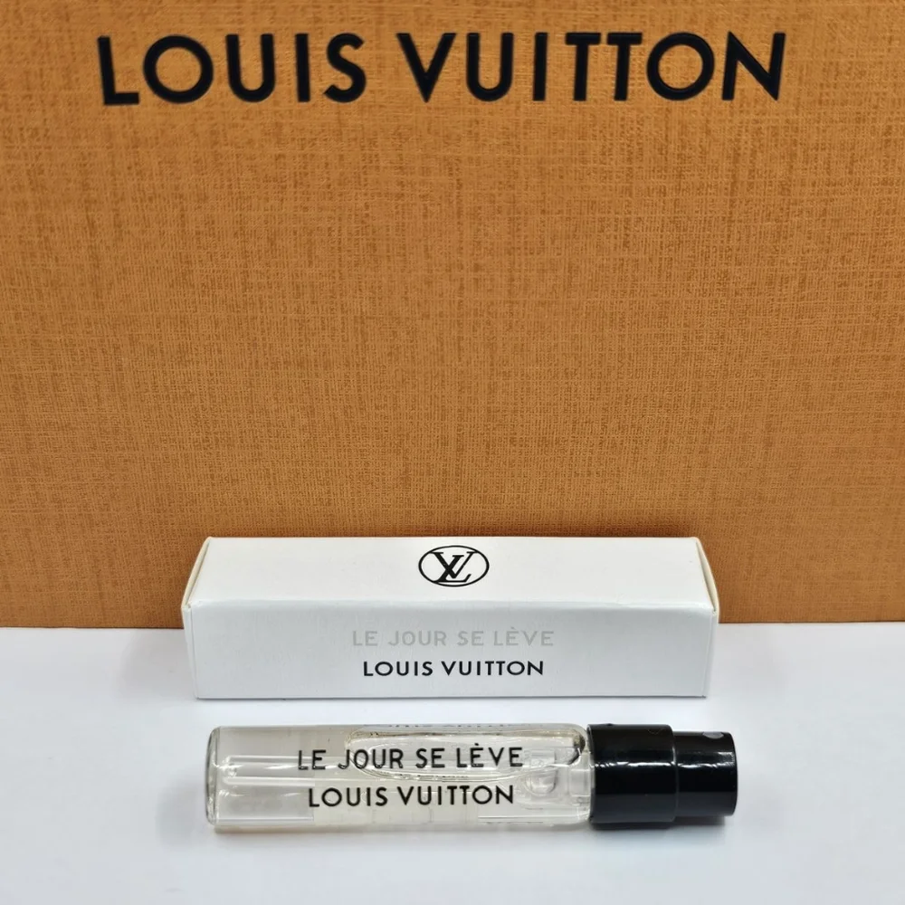 ⭐️10pc✅️ Louis Vuitton TOP WOMEN FRAGRANCE, SAMPLE SIZE = 10ML - Picture 10 of 16